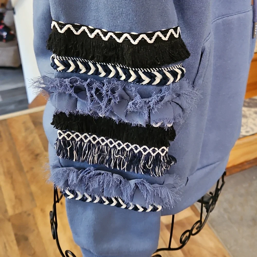 👚Blue Hooded Women's Sweater with Decorative Sleeve Trim